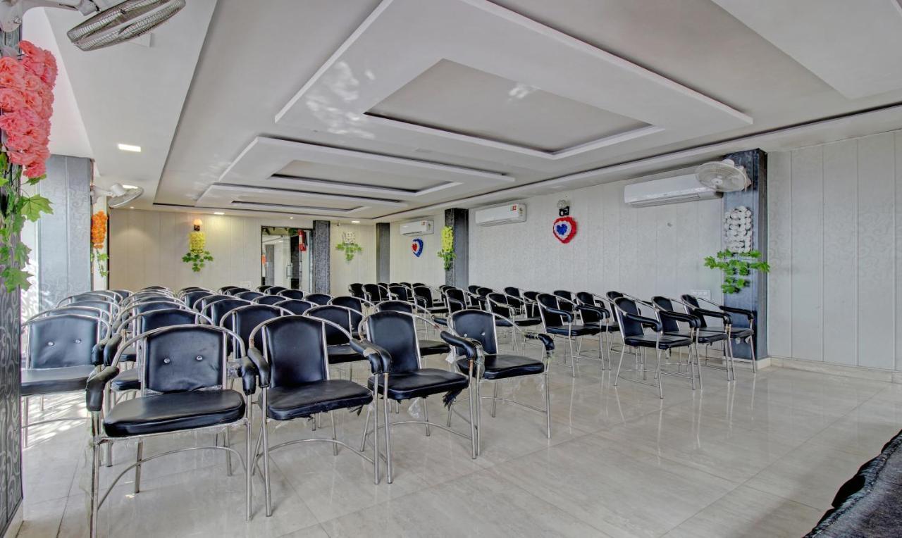 Treebo Trend Wedding Bells Kanpur Hotel Ngoại thất bức ảnh